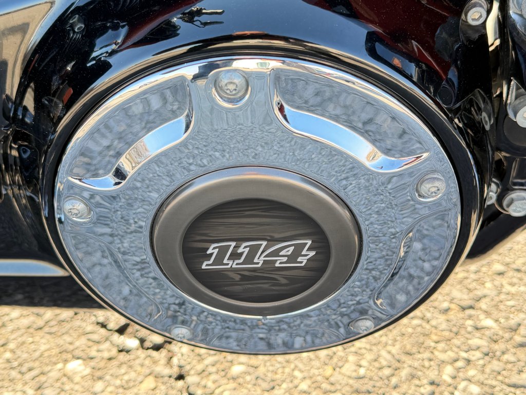 HARLEY DAV FLHXSE STAGE 2 / CVO / IMPECCABLE / ENTRETIEN A JOUR chez le concessionnaire / PRET POUR LA SAISON 2017 à Thetford Mines, Québec - 28 - w1024h768px