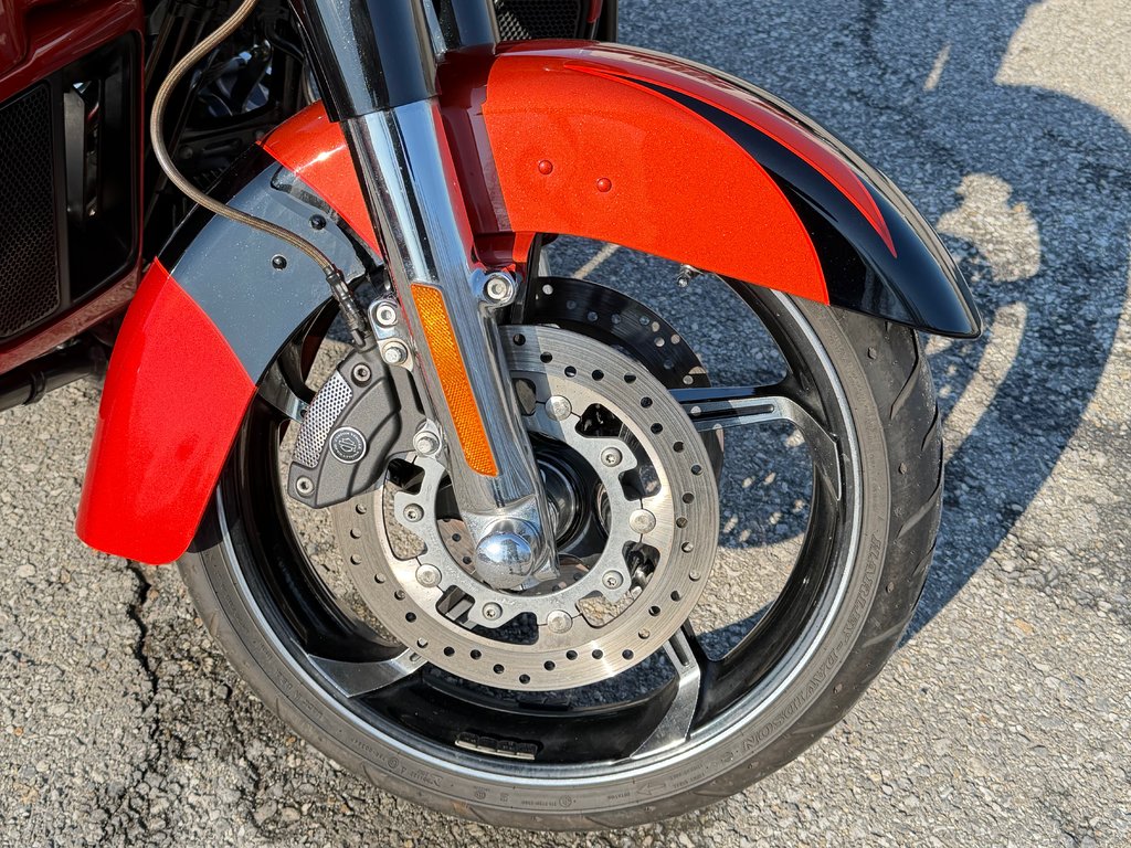 HARLEY DAV FLHXSE STAGE 2 / CVO / IMPECCABLE / ENTRETIEN A JOUR chez le concessionnaire / PRET POUR LA SAISON 2017 à Thetford Mines, Québec - 11 - w1024h768px