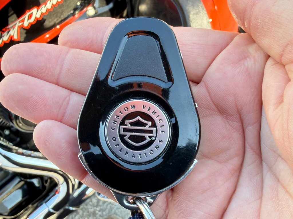 HARLEY DAV FLHXSE STAGE 2 / CVO / IMPECCABLE / ENTRETIEN A JOUR chez le concessionnaire / PRET POUR LA SAISON 2017 à Thetford Mines, Québec - 39 - w1024h768px