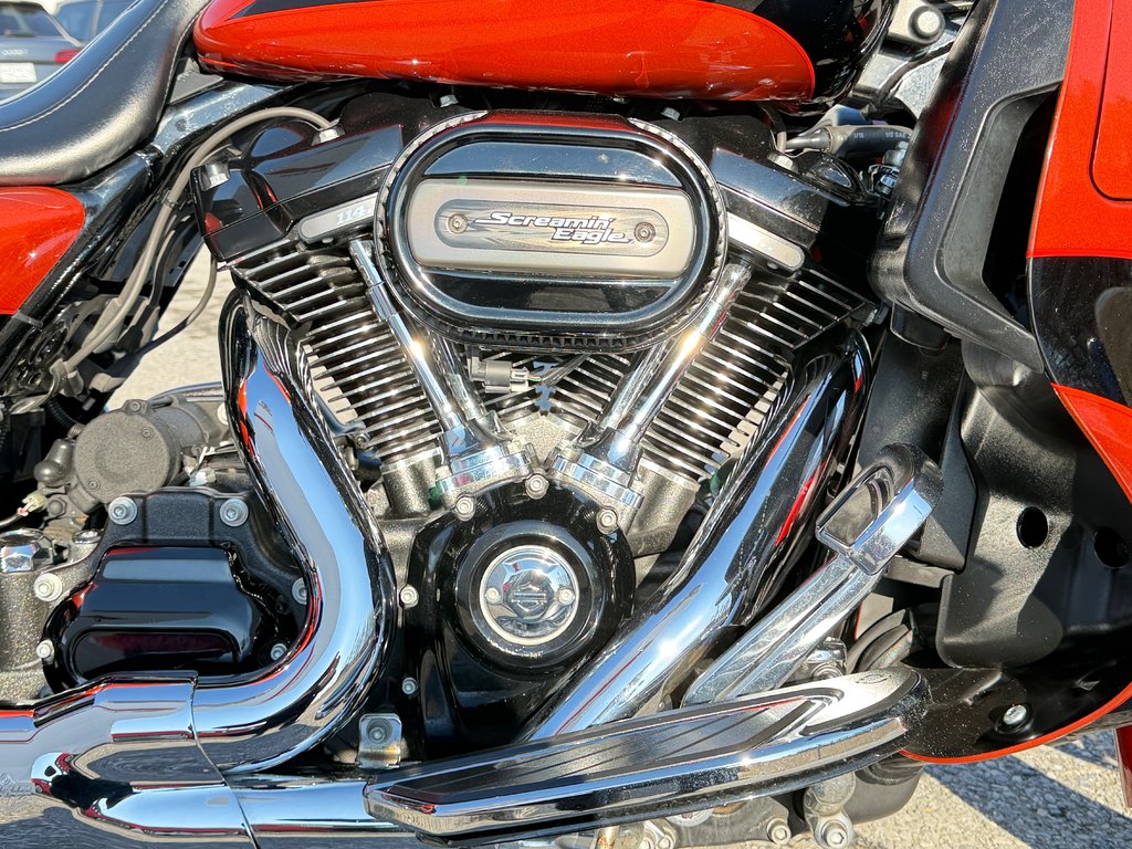 HARLEY DAV FLHXSE STAGE 2 / CVO / IMPECCABLE / ENTRETIEN A JOUR chez le concessionnaire / PRET POUR LA SAISON 2017 à Thetford Mines, Québec - 19 - w1024h768px