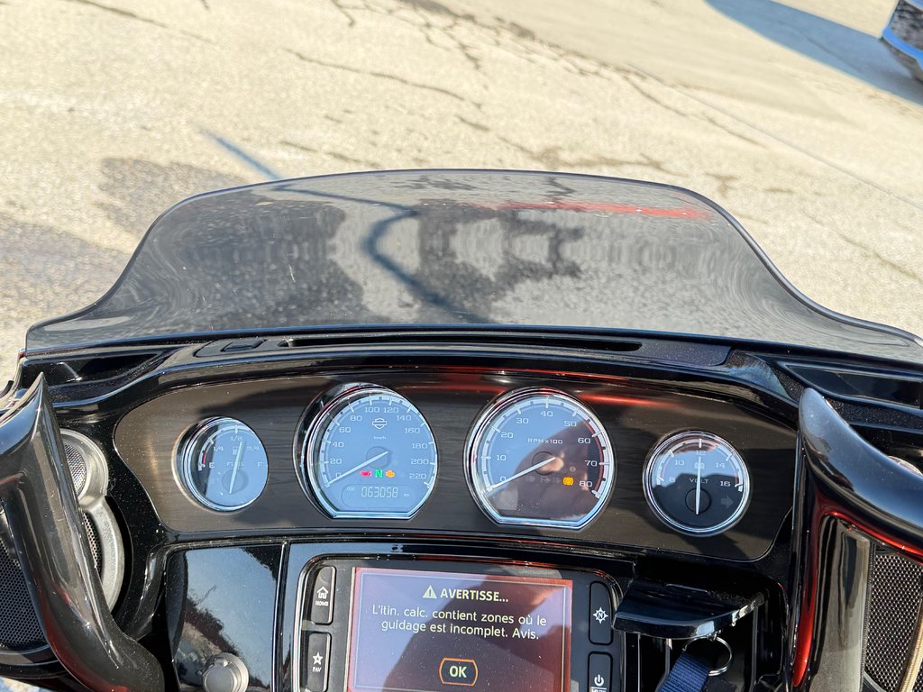 HARLEY DAV FLHXSE STAGE 2 / CVO / IMPECCABLE / ENTRETIEN A JOUR chez le concessionnaire / PRET POUR LA SAISON 2017 à Thetford Mines, Québec - 37 - w1024h768px