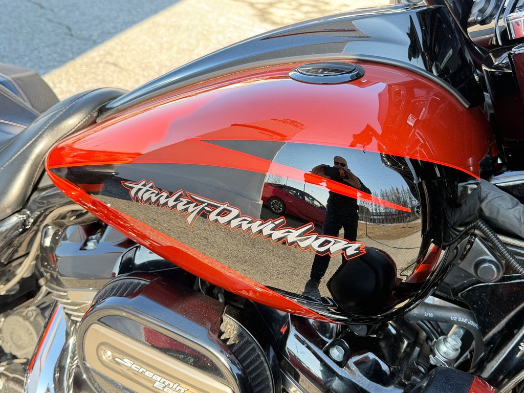 HARLEY DAV FLHXSE STAGE 2 / CVO / IMPECCABLE / ENTRETIEN A JOUR chez le concessionnaire / PRET POUR LA SAISON 2017 à Thetford Mines, Québec - 17 - w1024h768px