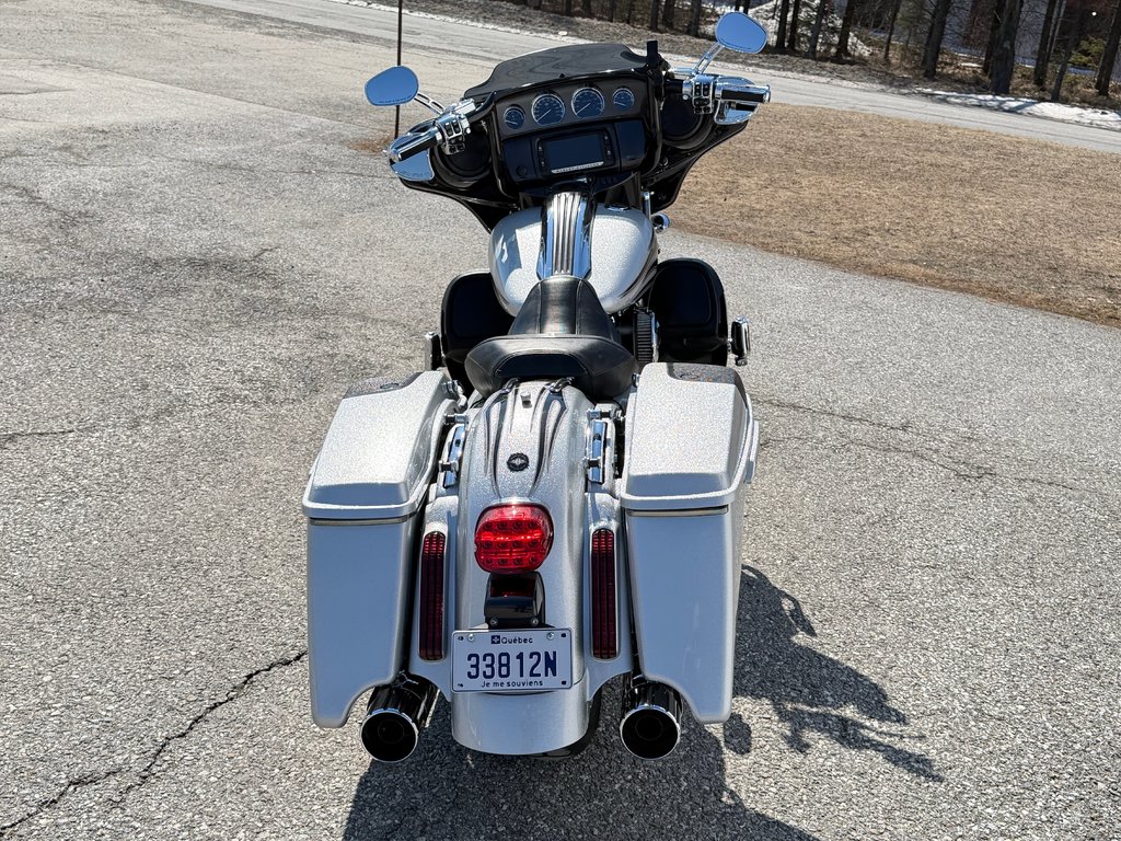 2015 Harley-Davidson FLHXSE STREET GLIDE / CVO - SCREAMING EAGLE / FLHXSE / in Thetford Mines, Quebec - 5 - w1024h768px