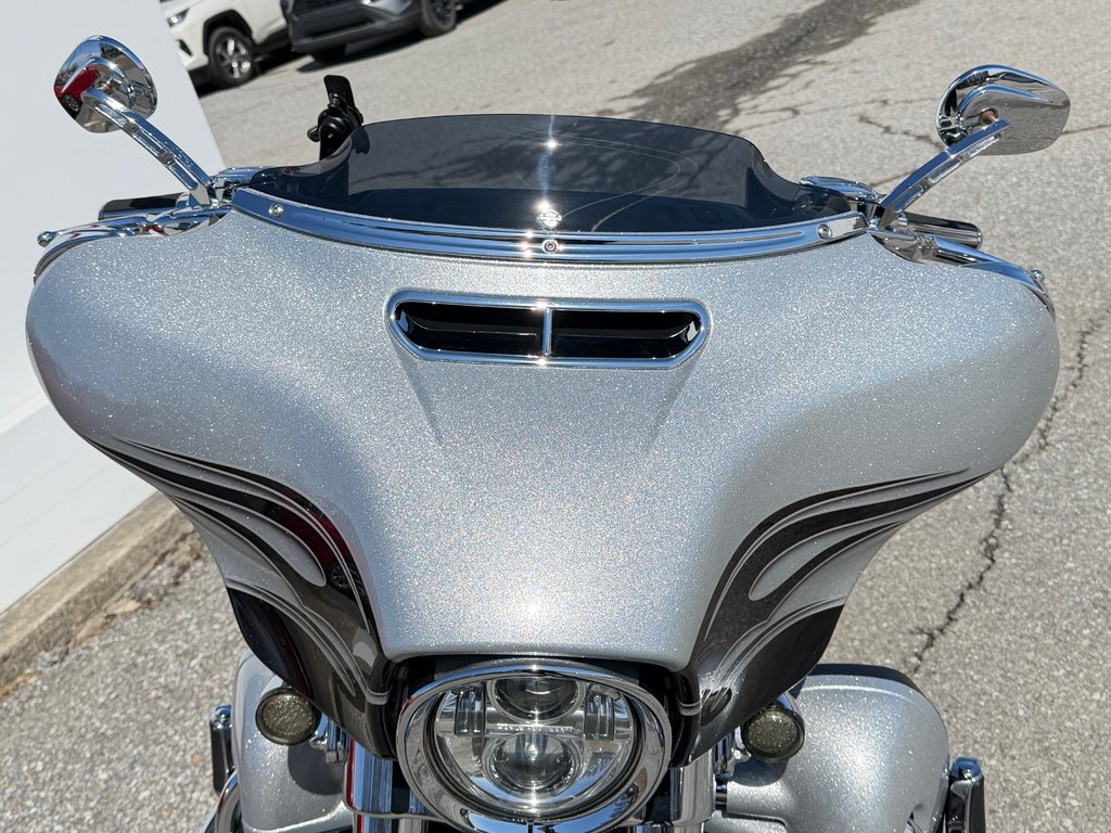 2015 Harley-Davidson FLHXSE STREET GLIDE / CVO - SCREAMING EAGLE / FLHXSE / in Thetford Mines, Quebec - 8 - w1024h768px
