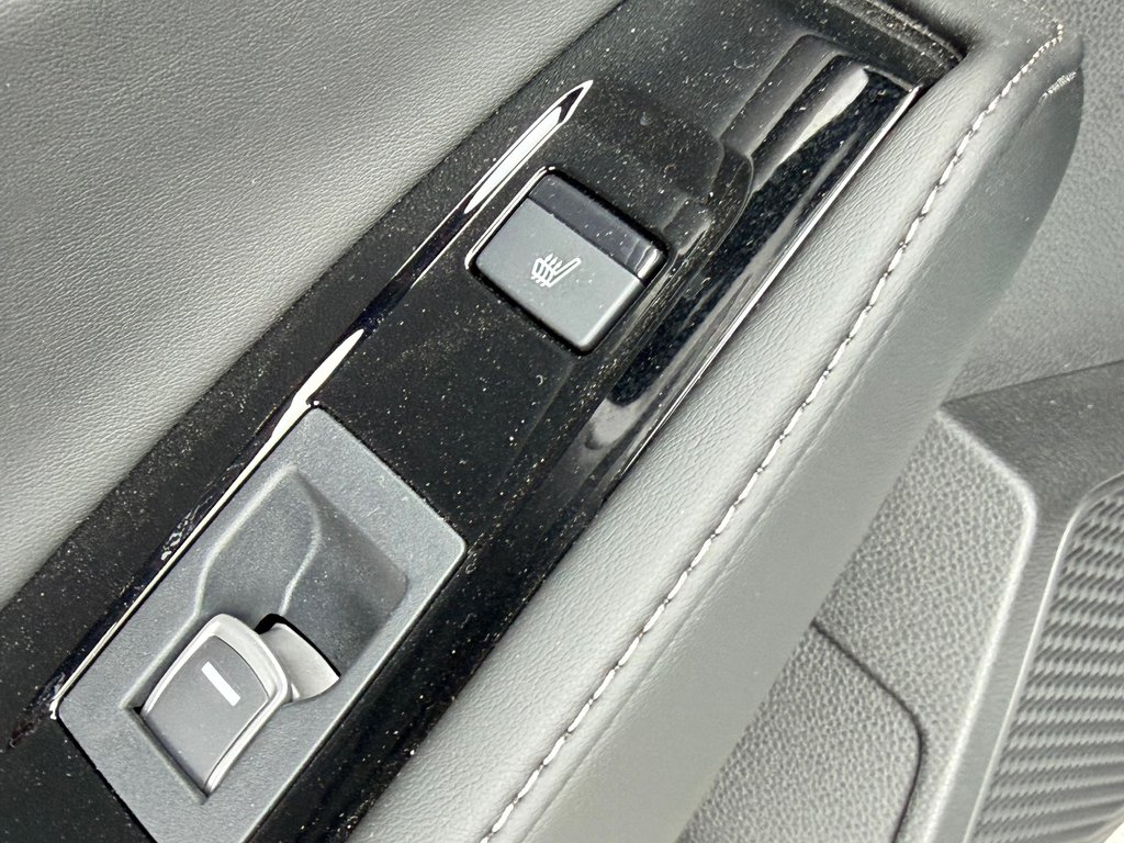Honda Accord Hybrid TOURING 3.900KM / GO LES TAXI ! UN 2026 PAREIL C’EST 49,347$ / 2025 à Thetford Mines, Québec - 62 - w1024h768px