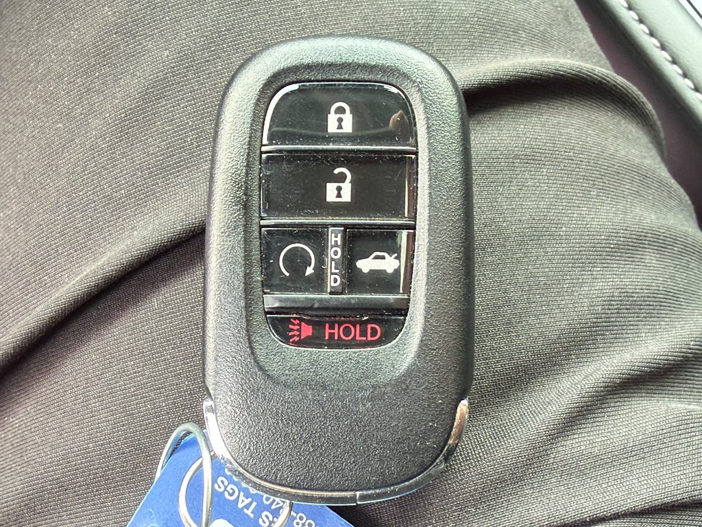 Honda Accord Hybrid TOURING 3.900KM / GO LES TAXI ! UN 2026 PAREIL C’EST 49,347$ / 2025 à Thetford Mines, Québec - 59 - w1024h768px