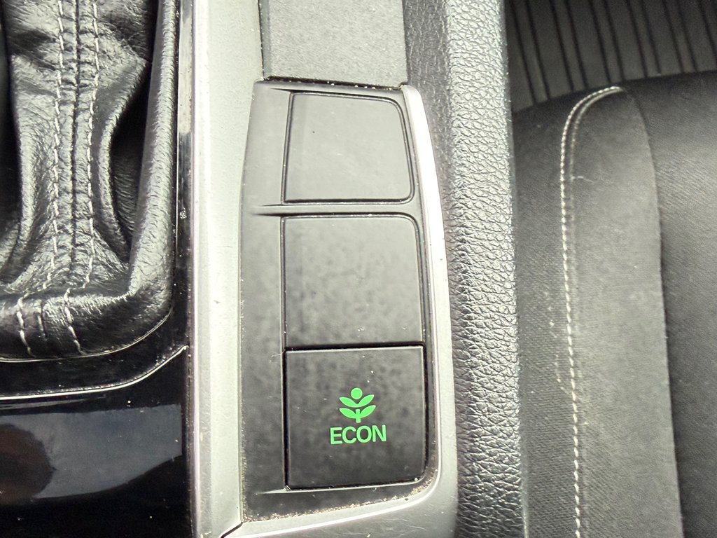 Honda Civic Sedan EX / AUTOM / MOTEUR *SANS TURBO* = LES MEILLEURS / 2016 à Thetford Mines, Québec - 41 - w1024h768px