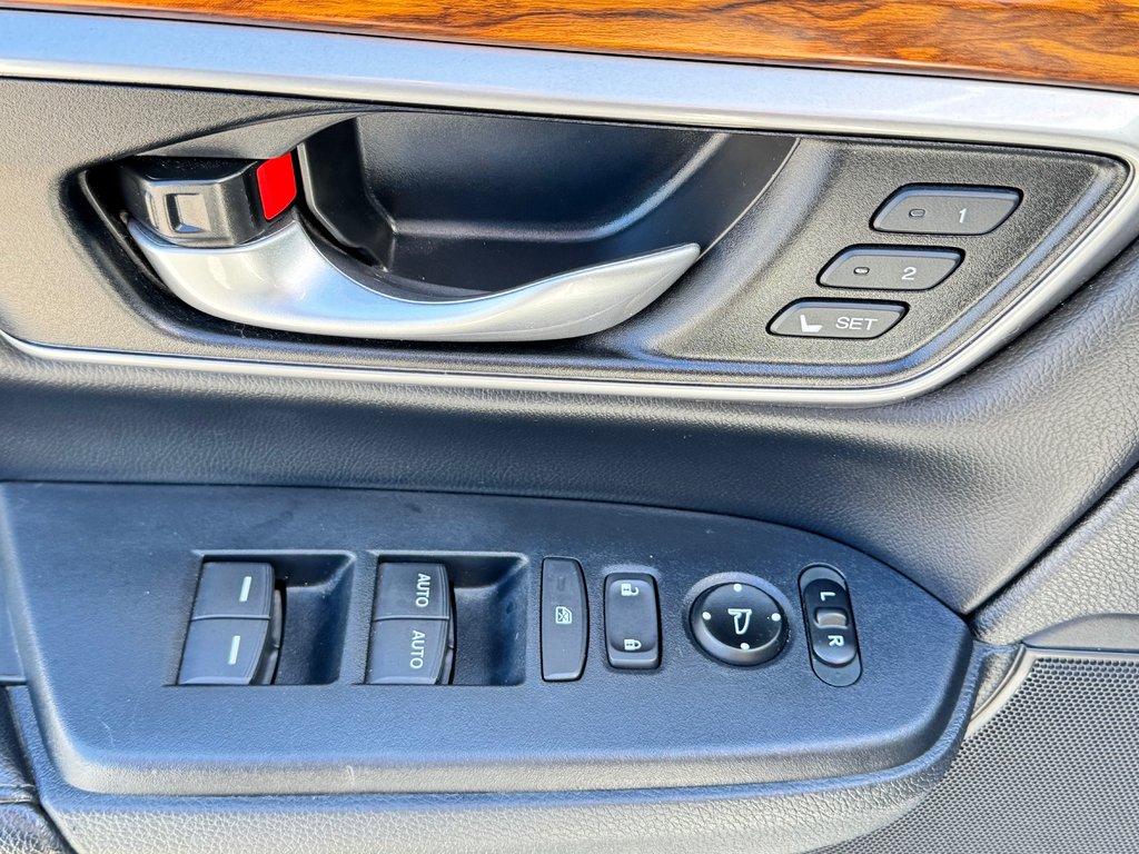 Honda CR-V TOURING AWD / HITCH / ENTRETENU AU POIL / 2018 à Thetford Mines, Québec - 30 - w1024h768px