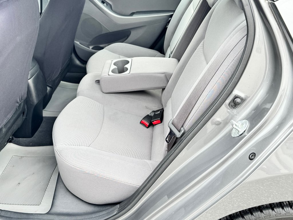 Hyundai Elantra GL * A/C * BAS KILOS * FINANCEMENT DISPONIBLE / 2014 à Thetford Mines, Québec - 50 - w1024h768px