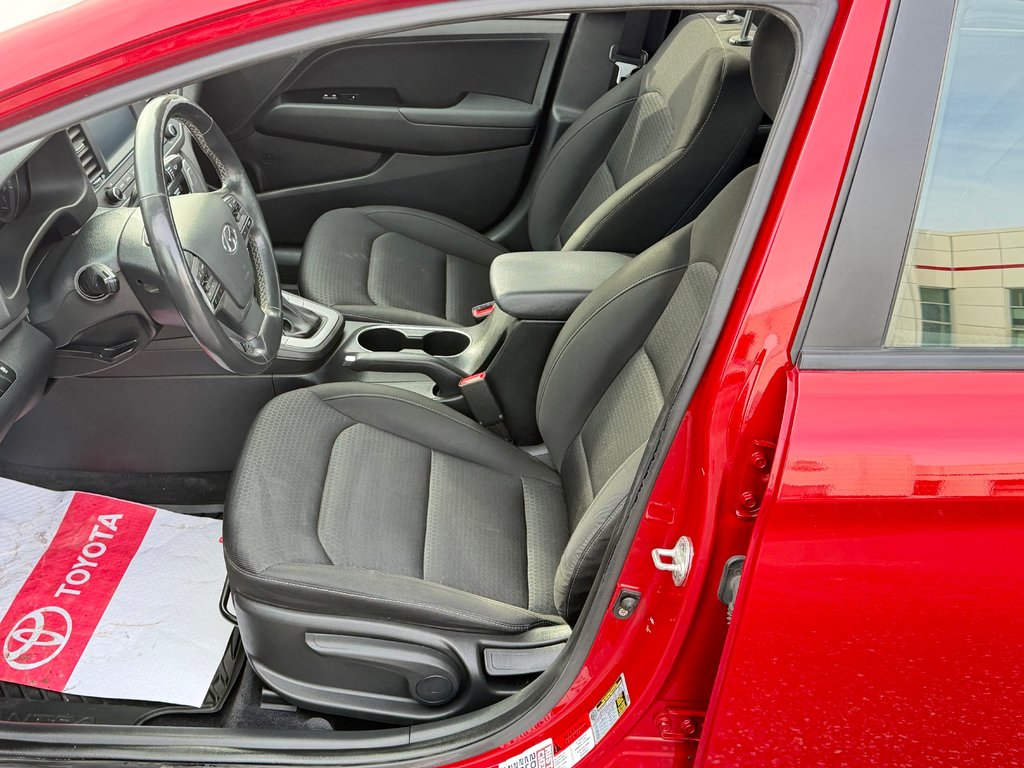 Hyundai Elantra GL / AUTOM / TRÈS BAS KILOS 70.200KM WOW !!!!!! / 2018 à Thetford Mines, Québec - 25 - w1024h768px