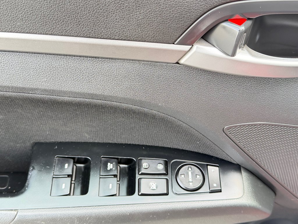 Hyundai Elantra GL / AUTOM / TRÈS BAS KILOS 70.200KM WOW !!!!!! / 2018 à Thetford Mines, Québec - 24 - w1024h768px