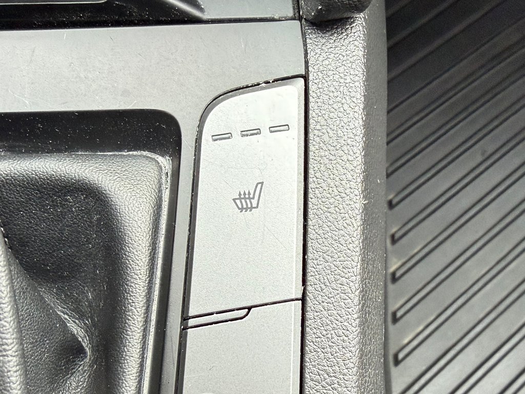 Hyundai Elantra GL / AUTOM / TRÈS BAS KILOS 70.200KM WOW !!!!!! / 2018 à Thetford Mines, Québec - 45 - w1024h768px