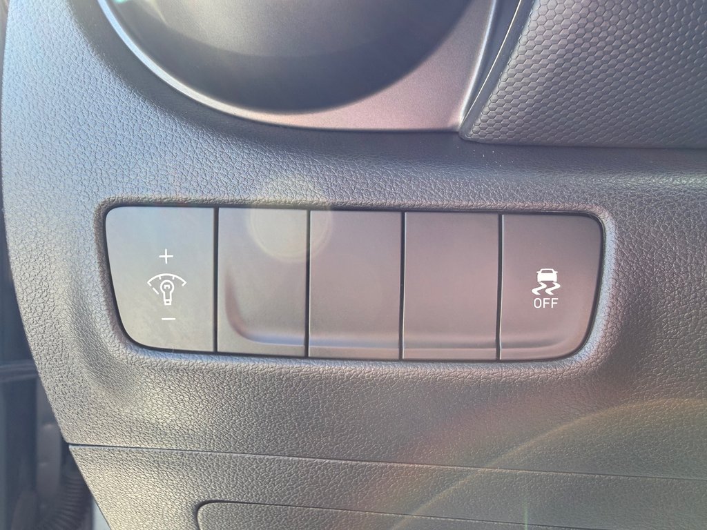 2021 Hyundai Kona ESSENTIAL AWD / BAS KILOS / AUBAINE !! / in Thetford Mines, Quebec - 20 - w1024h768px