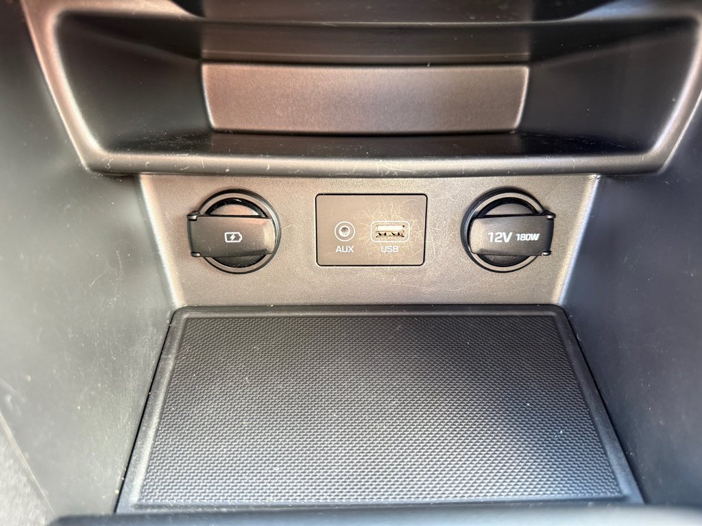 2021 Hyundai Kona ESSENTIAL AWD / BAS KILOS / AUBAINE !! / in Thetford Mines, Quebec - 28 - w1024h768px