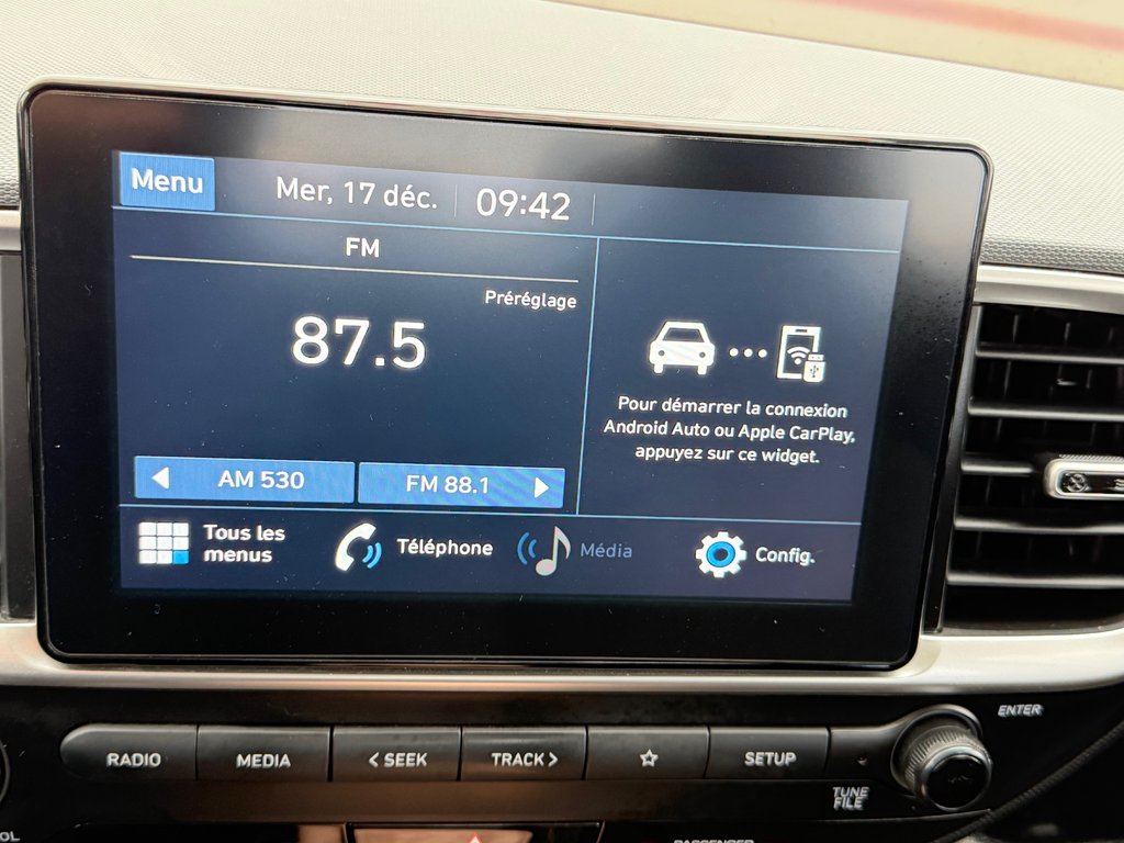 2021 Hyundai Venue Essential / AUTOM / BEAU - BON - PAS CHER / in Thetford Mines, Quebec - 32 - w1024h768px