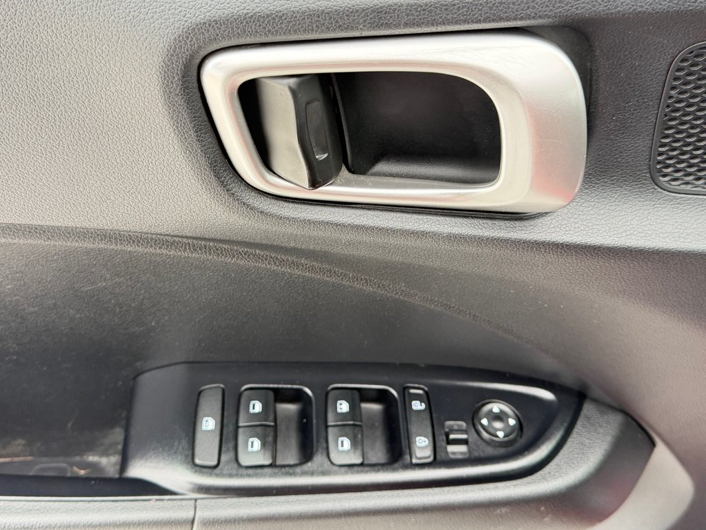 2021 Hyundai Venue Essential / AUTOM / BEAU - BON - PAS CHER / in Thetford Mines, Quebec - 20 - w1024h768px