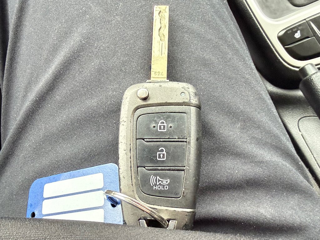 2021 Hyundai Venue Essential / AUTOM / BEAU - BON - PAS CHER / in Thetford Mines, Quebec - 43 - w1024h768px