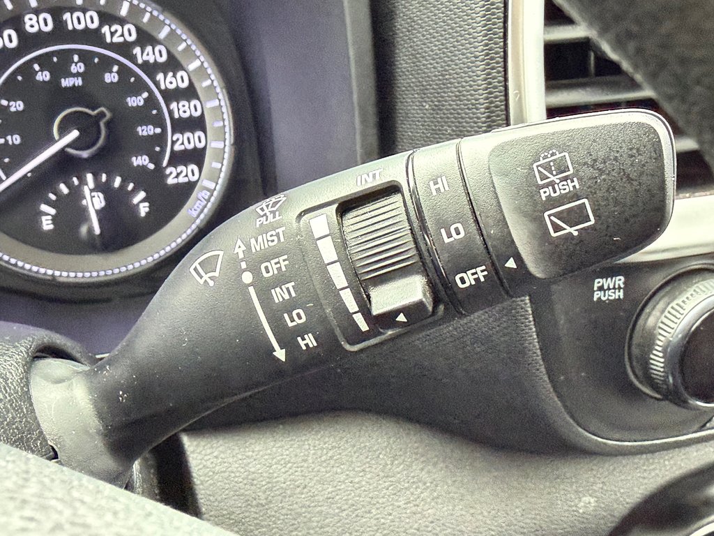 2021 Hyundai Venue Essential / AUTOM / BEAU - BON - PAS CHER / in Thetford Mines, Quebec - 30 - w1024h768px