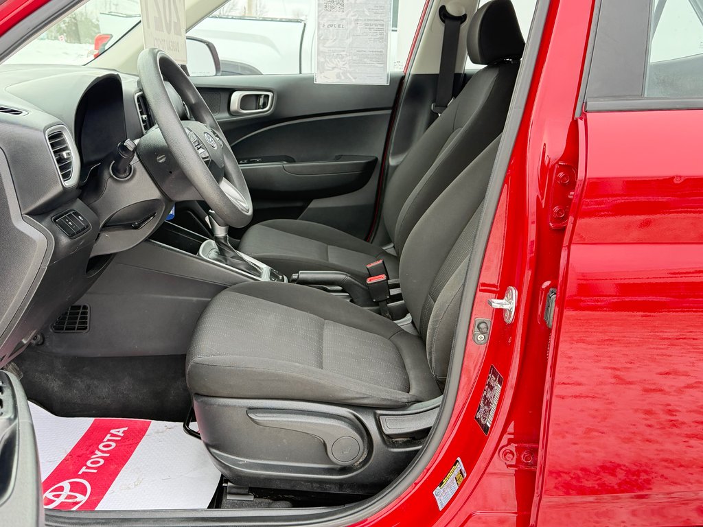 2021 Hyundai Venue Essential / AUTOM / BEAU - BON - PAS CHER / in Thetford Mines, Quebec - 22 - w1024h768px