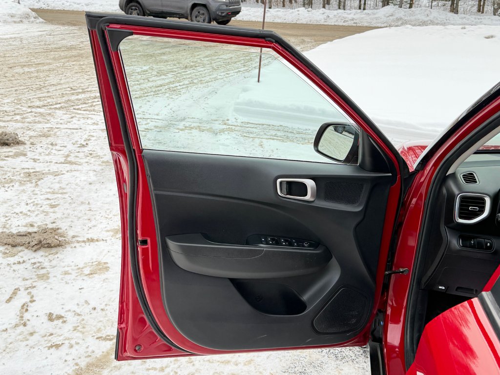 2021 Hyundai Venue Essential / AUTOM / BEAU - BON - PAS CHER / in Thetford Mines, Quebec - 19 - w1024h768px