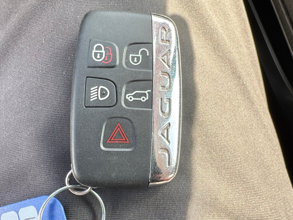 Jaguar F-PACE S PACE / TRÈS PROPRE / INSPECTÉ / TRÈS RARE / 2018 à Thetford Mines, Québec - 61 - w1024h768px