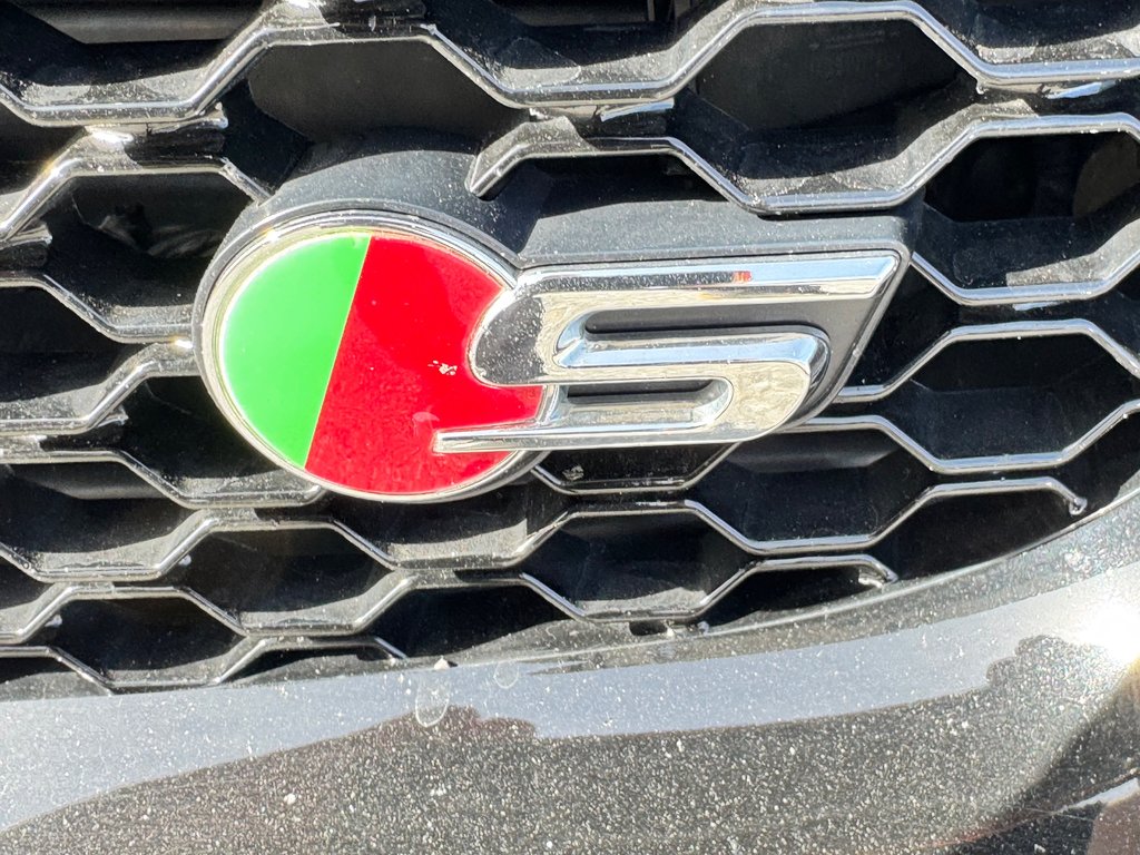 Jaguar F-PACE S PACE / TRÈS PROPRE / INSPECTÉ / TRÈS RARE / 2018 à Thetford Mines, Québec - 12 - w1024h768px