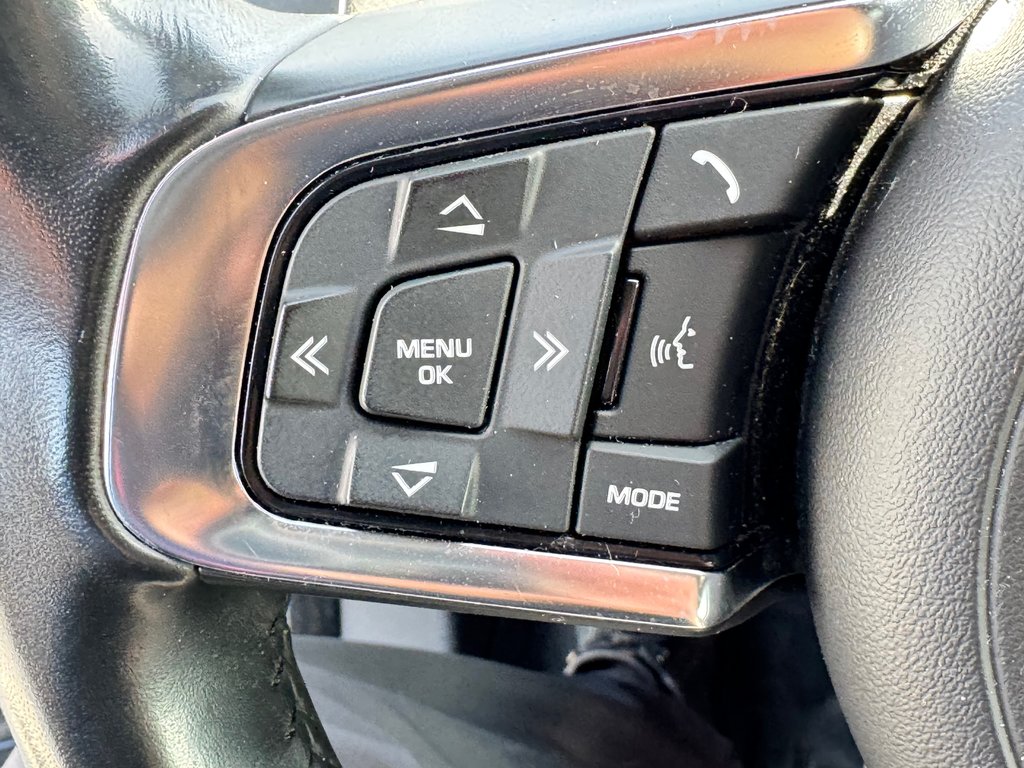 Jaguar F-PACE S PACE / TRÈS PROPRE / INSPECTÉ / TRÈS RARE / 2018 à Thetford Mines, Québec - 42 - w1024h768px
