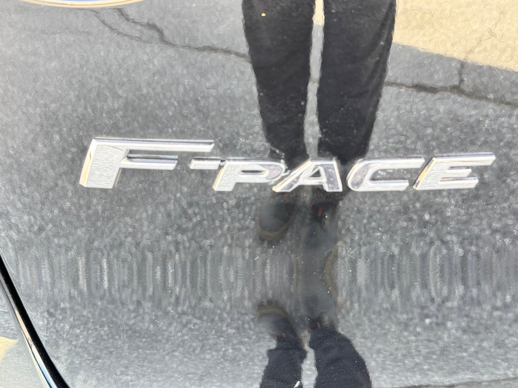 Jaguar F-PACE S PACE / TRÈS PROPRE / INSPECTÉ / TRÈS RARE / 2018 à Thetford Mines, Québec - 25 - w1024h768px