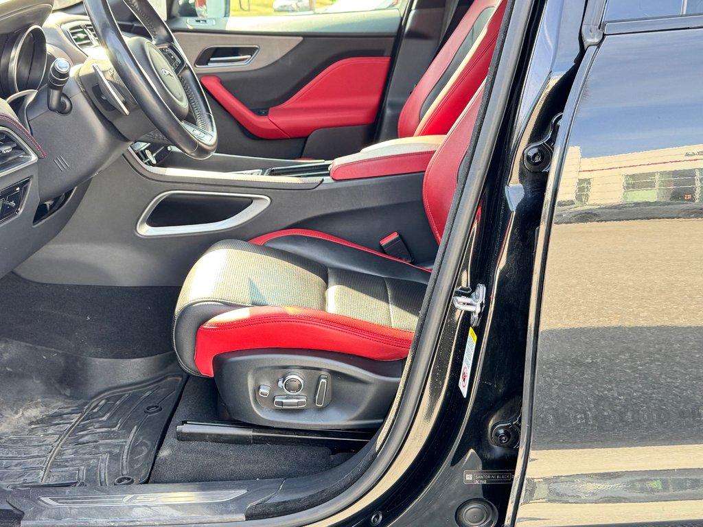 Jaguar F-PACE S PACE / TRÈS PROPRE / INSPECTÉ / TRÈS RARE / 2018 à Thetford Mines, Québec - 35 - w1024h768px