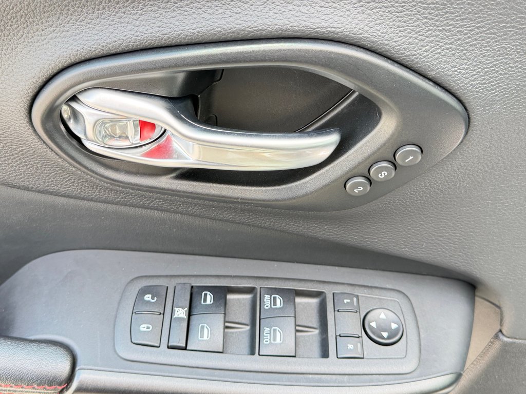 Jeep Cherokee TRAILHAWK ÉLITE / TOIT PANO / SIÈGE VENTILÉS ET + 2022 à Thetford Mines, Québec - 34 - w1024h768px