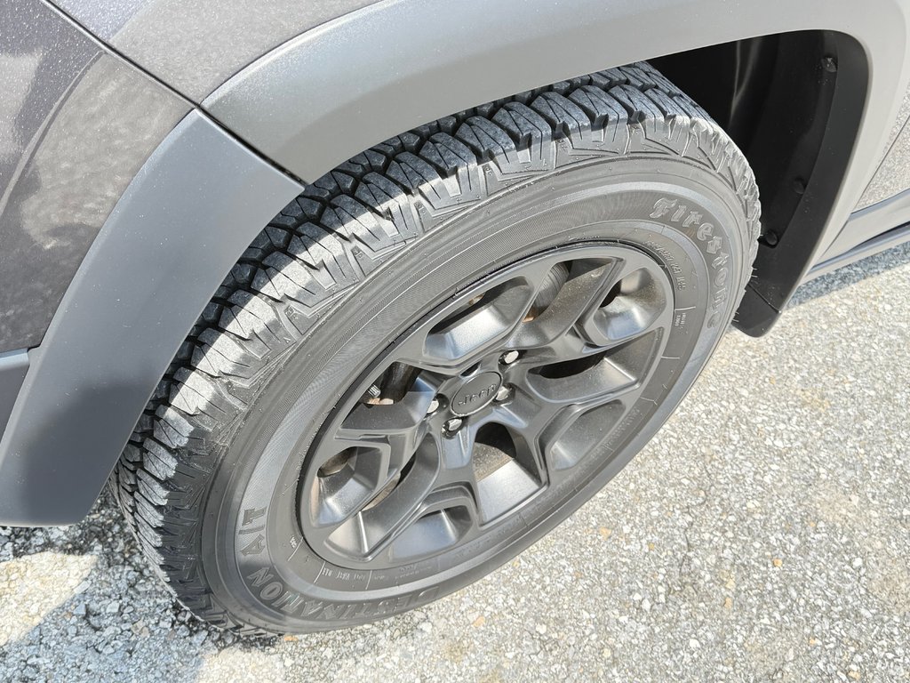 Jeep Cherokee TRAILHAWK ÉLITE / TOIT PANO / SIÈGE VENTILÉS ET + 2022 à Thetford Mines, Québec - 15 - w1024h768px