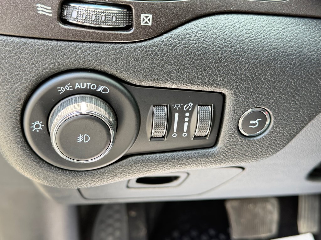 Jeep Cherokee TRAILHAWK ÉLITE / TOIT PANO / SIÈGE VENTILÉS ET + 2022 à Thetford Mines, Québec - 39 - w1024h768px