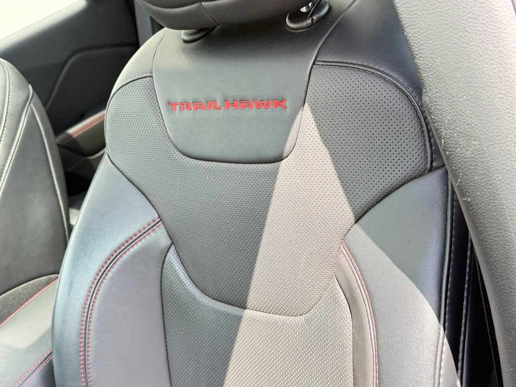 Jeep Cherokee TRAILHAWK ÉLITE / TOIT PANO / SIÈGE VENTILÉS ET + 2022 à Thetford Mines, Québec - 38 - w1024h768px