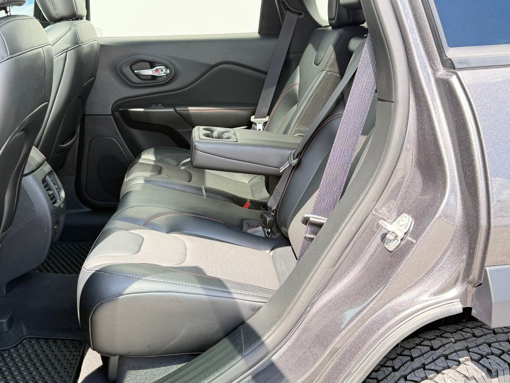 Jeep Cherokee TRAILHAWK ÉLITE / TOIT PANO / SIÈGE VENTILÉS ET + 2022 à Thetford Mines, Québec - 64 - w1024h768px