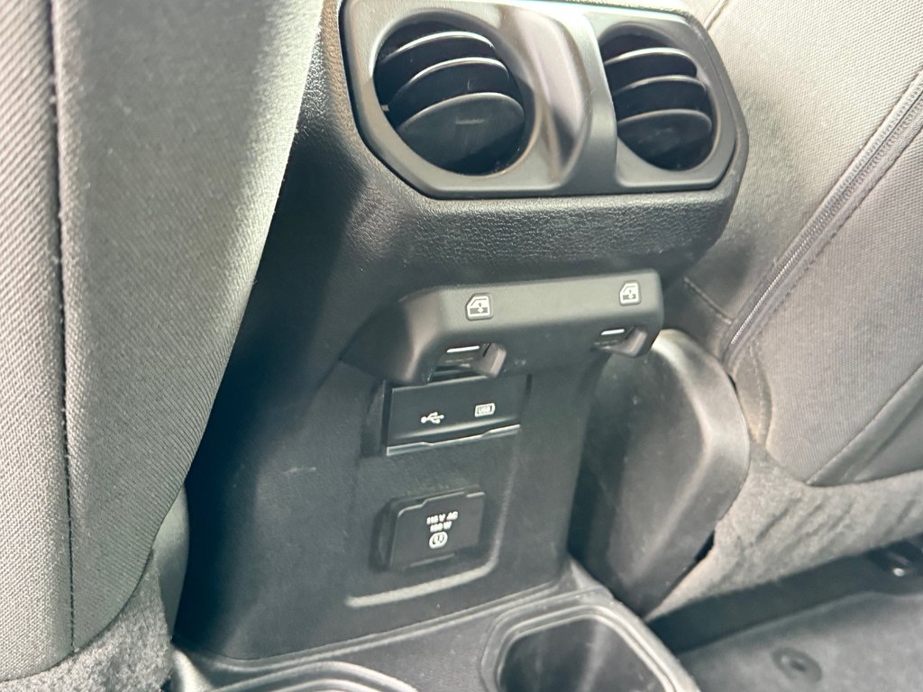 Jeep Wrangler Unlimited SAHARA / 2 TOIT / PRIX IMBATTABLE / 2019 à Thetford Mines, Québec - 55 - w1024h768px