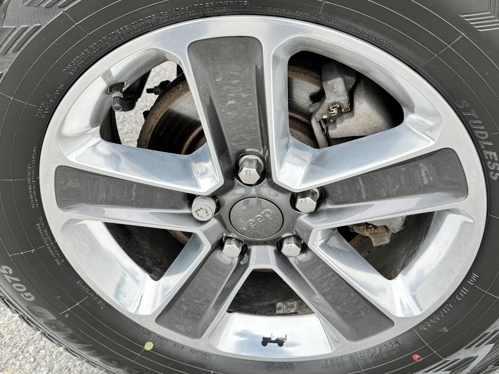 Jeep Wrangler Unlimited SAHARA / 2 TOIT / PRIX IMBATTABLE / 2019 à Thetford Mines, Québec - 15 - w1024h768px