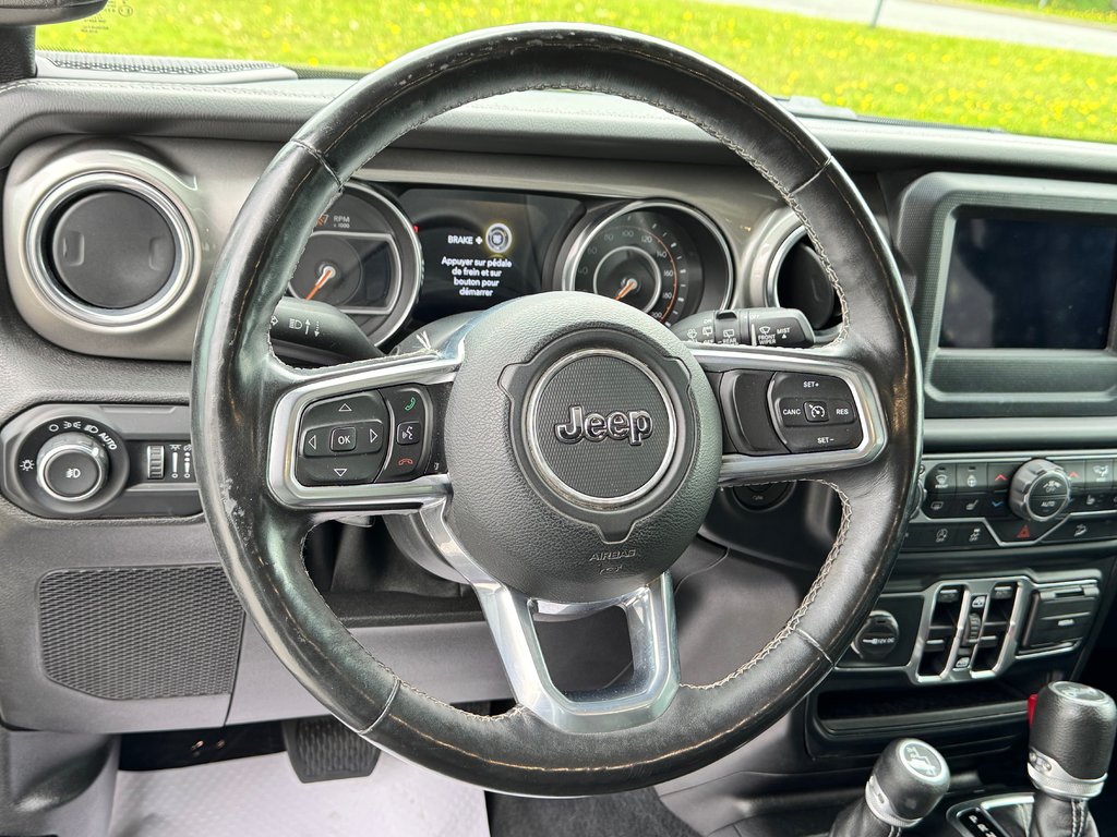 Jeep Wrangler Unlimited SAHARA / 2 TOIT / PRIX IMBATTABLE / 2019 à Thetford Mines, Québec - 32 - w1024h768px