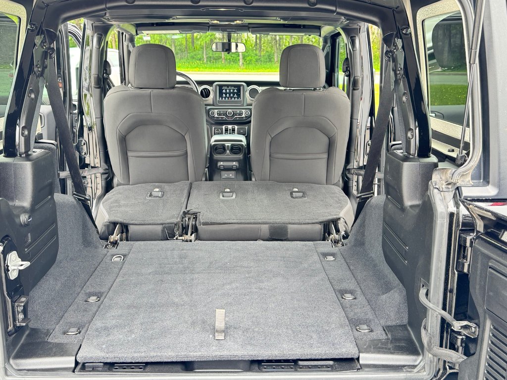 Jeep Wrangler Unlimited SAHARA / 2 TOIT / PRIX IMBATTABLE / 2019 à Thetford Mines, Québec - 61 - w1024h768px