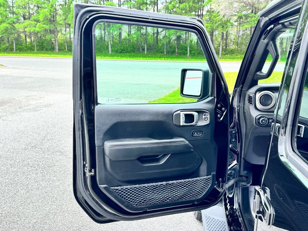 Jeep Wrangler Unlimited SAHARA / 2 TOIT / PRIX IMBATTABLE / 2019 à Thetford Mines, Québec - 26 - w1024h768px