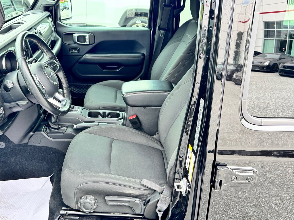 Jeep Wrangler Unlimited SAHARA / 2 TOIT / PRIX IMBATTABLE / 2019 à Thetford Mines, Québec - 28 - w1024h768px