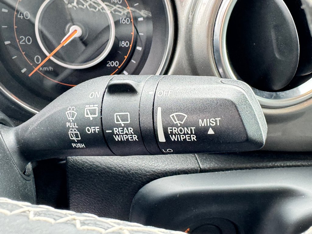 Jeep Wrangler Unlimited SAHARA / 2 TOIT / PRIX IMBATTABLE / 2019 à Thetford Mines, Québec - 37 - w1024h768px