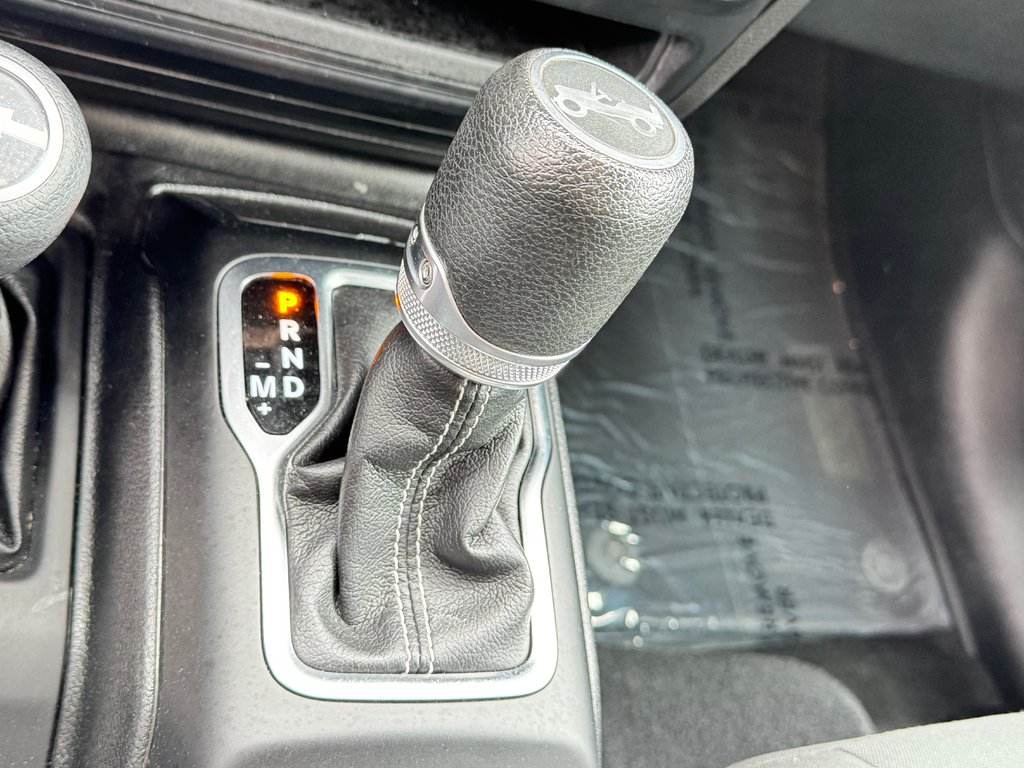 Jeep Wrangler Unlimited SAHARA / 2 TOIT / PRIX IMBATTABLE / 2019 à Thetford Mines, Québec - 46 - w1024h768px