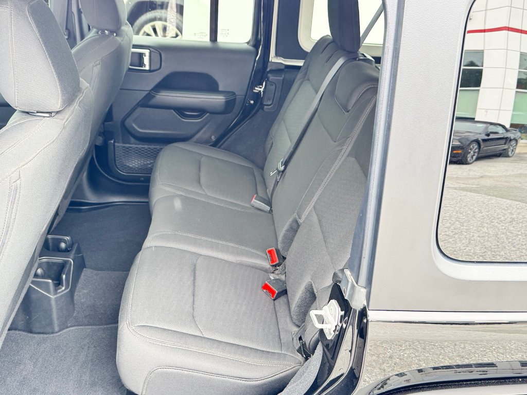 Jeep Wrangler Unlimited SAHARA / 2 TOIT / PRIX IMBATTABLE / 2019 à Thetford Mines, Québec - 53 - w1024h768px