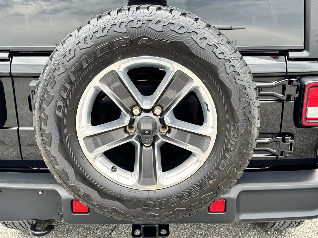 Jeep Wrangler Unlimited SAHARA / 2 TOIT / PRIX IMBATTABLE / 2019 à Thetford Mines, Québec - 24 - w1024h768px