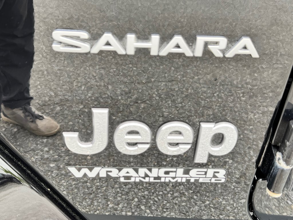 Jeep Wrangler Unlimited SAHARA / 2 TOIT / PRIX IMBATTABLE / 2019 à Thetford Mines, Québec - 19 - w1024h768px