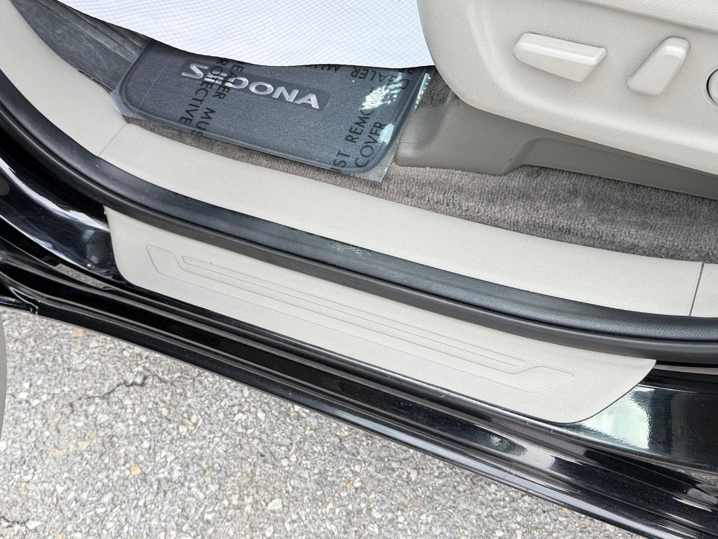 2020 Kia Sedona LX+ / TRÈS BAS KILOS / V6 / 8 PASSAGERS WOW ! / in Thetford Mines, Quebec - 29 - w1024h768px