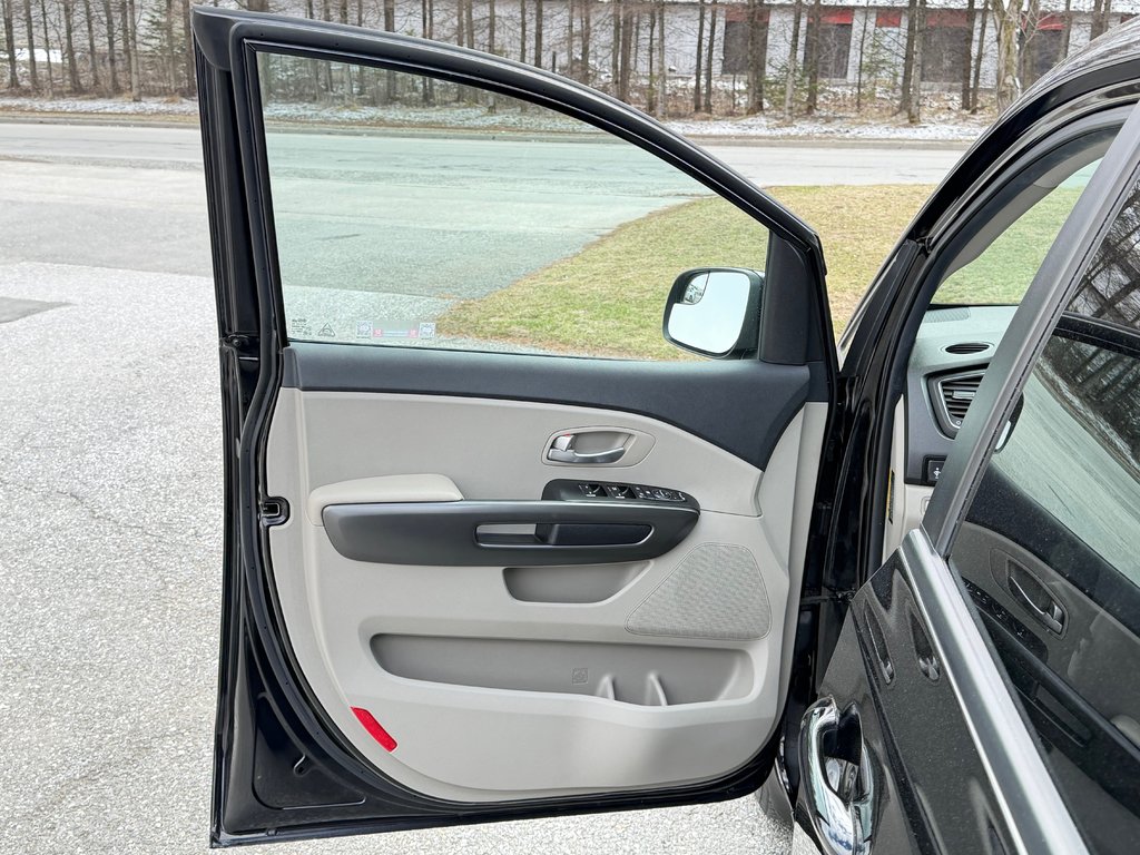 2020 Kia Sedona LX+ / TRÈS BAS KILOS / V6 / 8 PASSAGERS WOW ! / in Thetford Mines, Quebec - 25 - w1024h768px