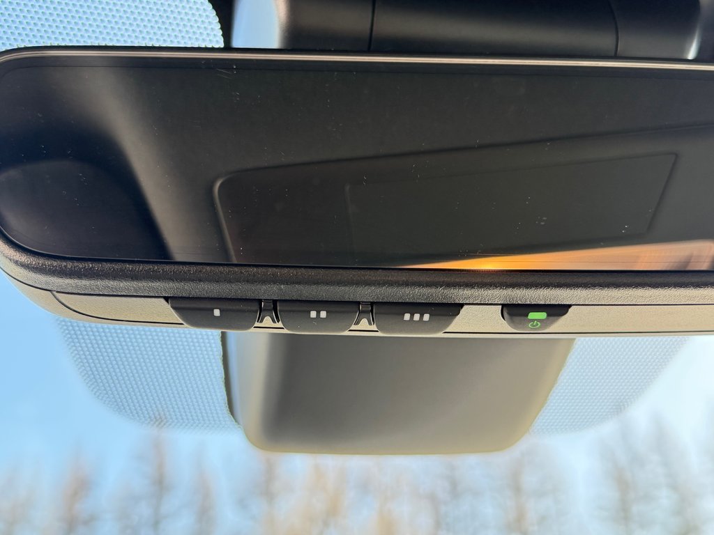 2017 Lexus IS 300 in Thetford Mines, Quebec - 56 - w1024h768px