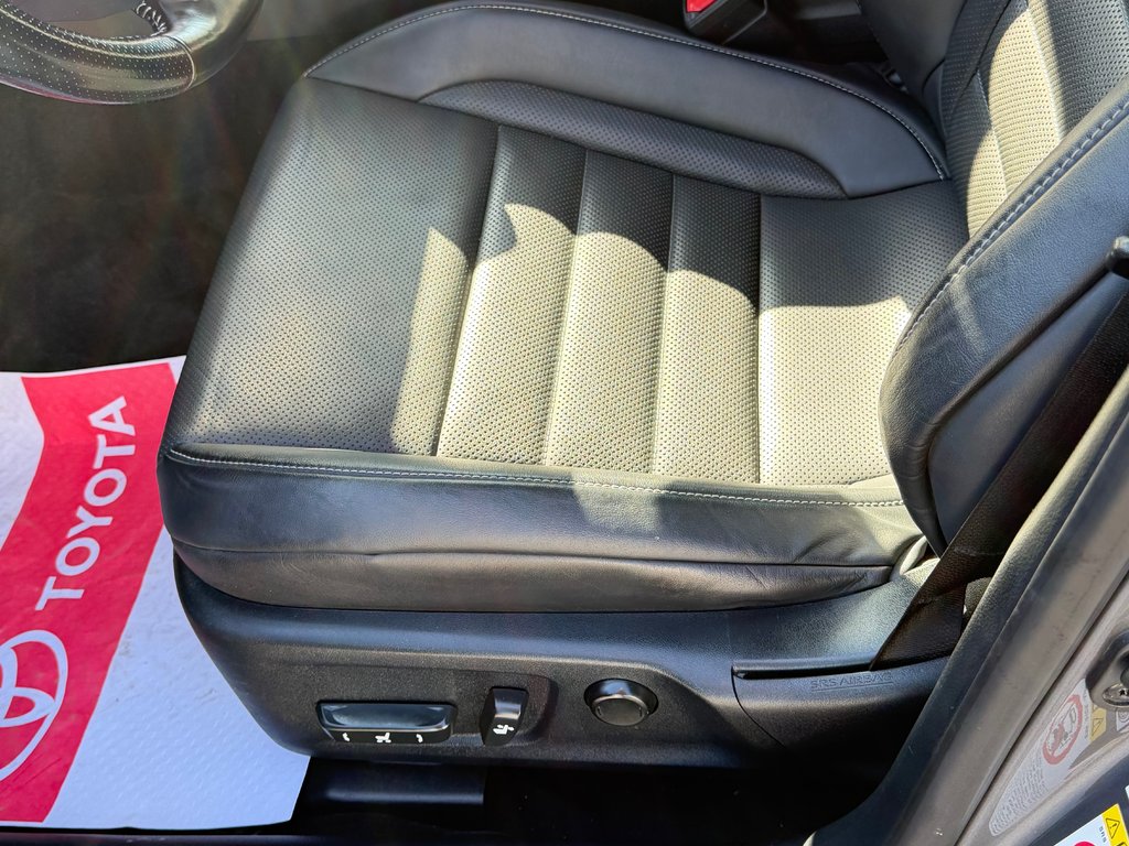 2017 Lexus IS 300 in Thetford Mines, Quebec - 30 - w1024h768px