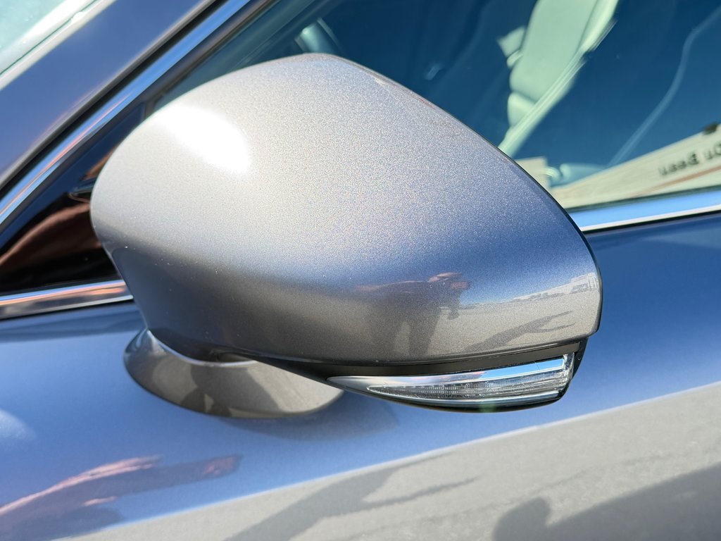 2017 Lexus IS 300 in Thetford Mines, Quebec - 17 - w1024h768px